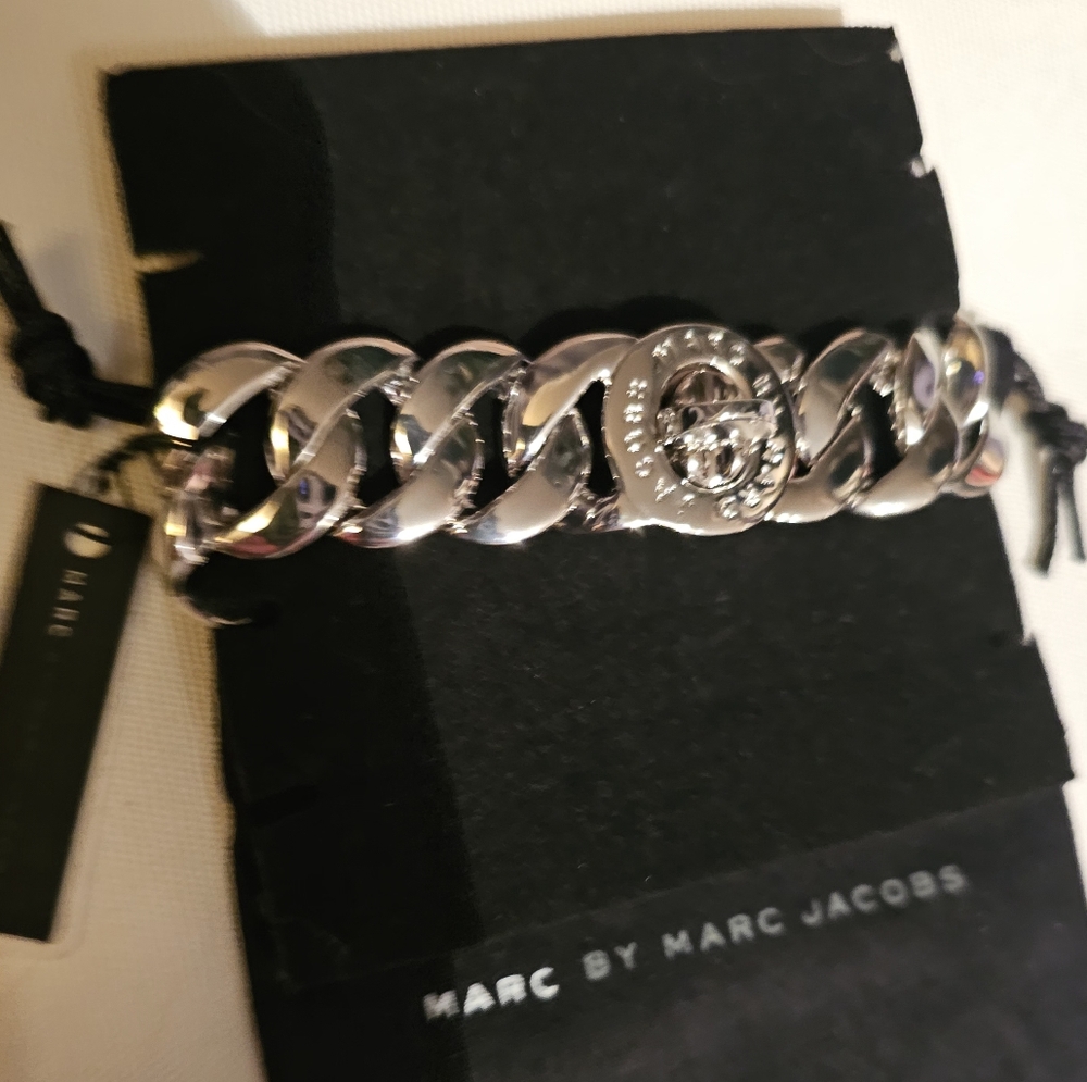 NWT Marc Jacobs turnlock bracelet silver 7-7.5" ($128)(🎁free surprise gift)